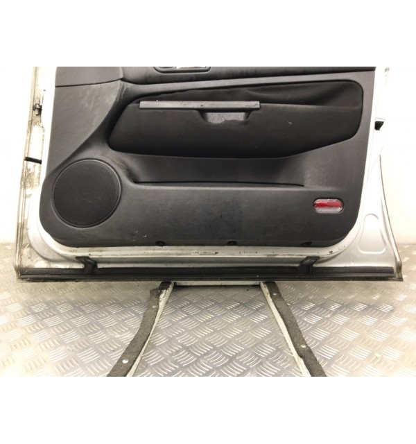 Дверь передняя правая бу для Volkswagen Golf 4 1.6 i,  2003 г.