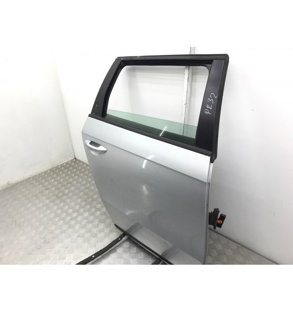 Дверь задняя правая бу для Volkswagen Passat B7 1.6 TDi,  2010 г.