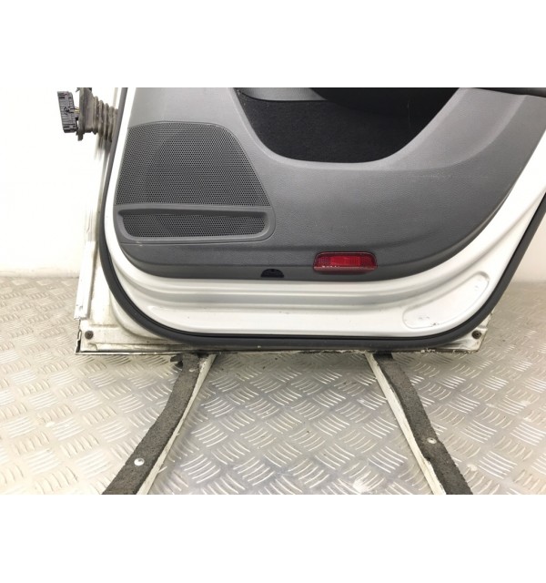 Дверь задняя правая бу для Volkswagen Passat B7 1.6 TDi,  2010 г.