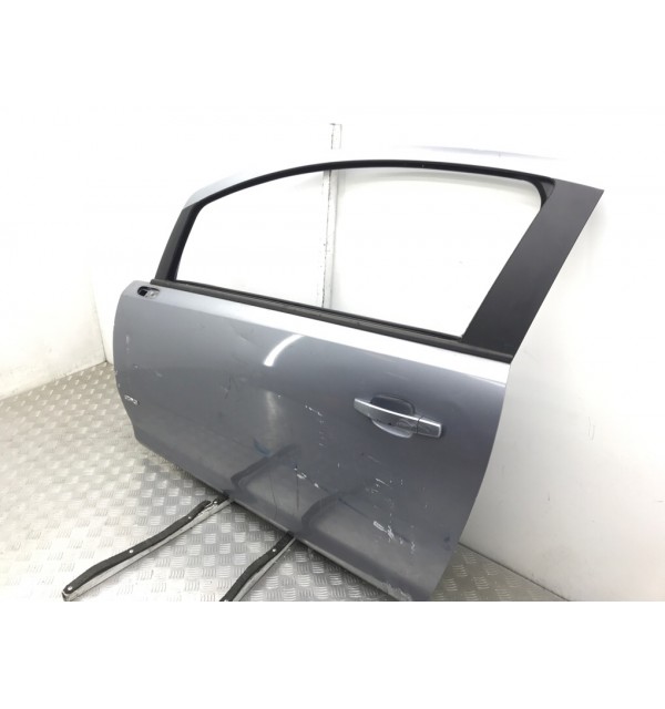 Дверь передняя левая бу для Opel Corsa D 1.2 i,  2009 г.