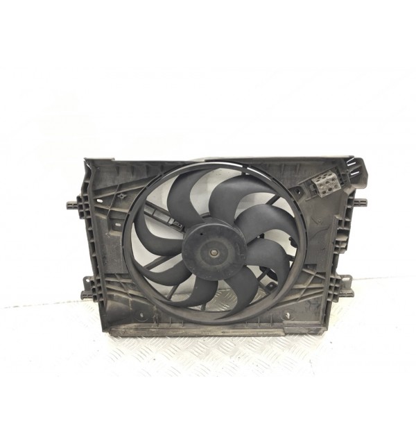 Вентилятор радиатора бу для Dacia Sandero 2 0.9 TCE,  2014 г.