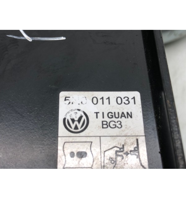 Домкрат бу для Volkswagen Tiguan 1 2.0 TDi,  2008 г.