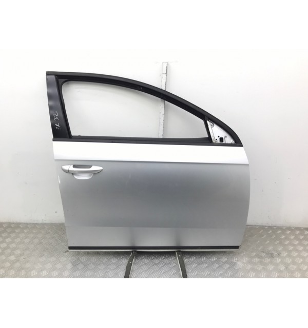 Дверь передняя правая бу для Volkswagen Passat B7 1.6 TDi,  2010 г.