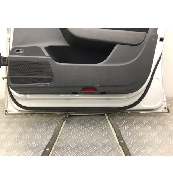 Дверь передняя правая бу для Volkswagen Passat B7 1.6 TDi,  2010 г.