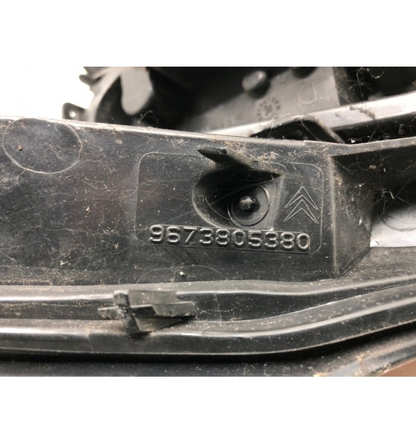 Фонарь задний правый бу для Citroen C3 2 1.4 HDI,  2010 г.