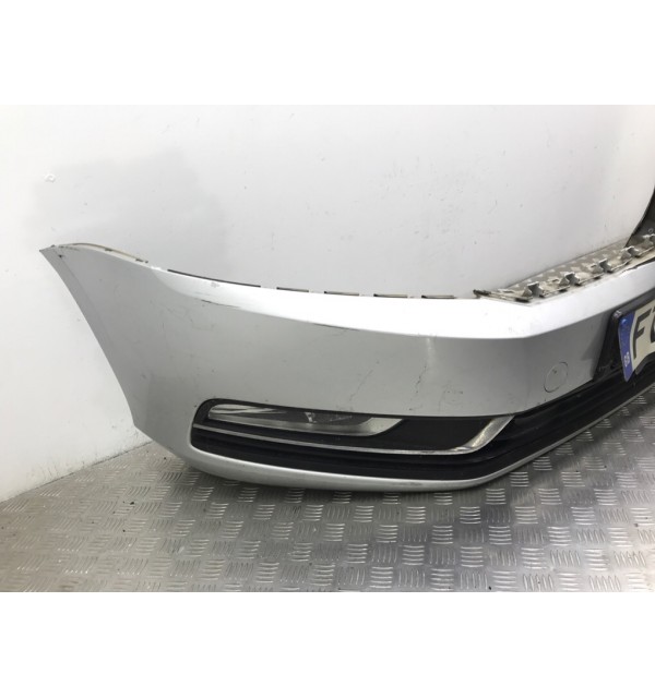 Бампер передний бу для Volkswagen Passat B7 1.6 TDi,  2010 г.
