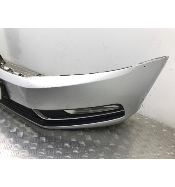 Бампер передний бу для Volkswagen Passat B7 1.6 TDi,  2010 г.