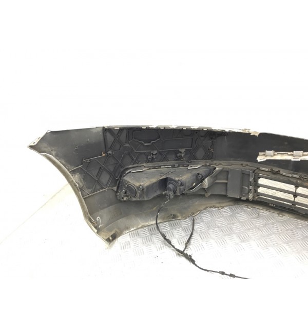 Бампер передний бу для Volkswagen Passat B7 1.6 TDi,  2010 г.