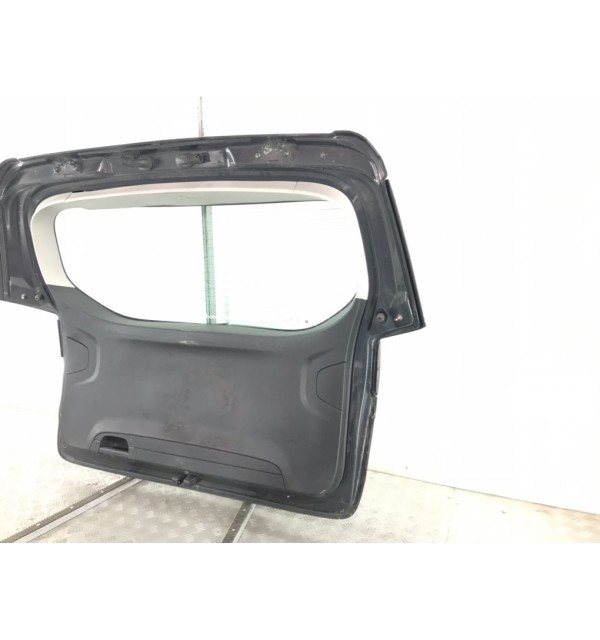 Крышка багажника бу для Opel Zafira C 1.8 i,  2014 г.