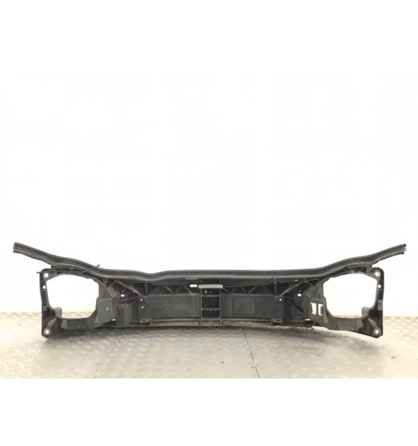 Панель передняя (телевизор) бу для Opel Vivaro 1 2.0 i,  2005 г.