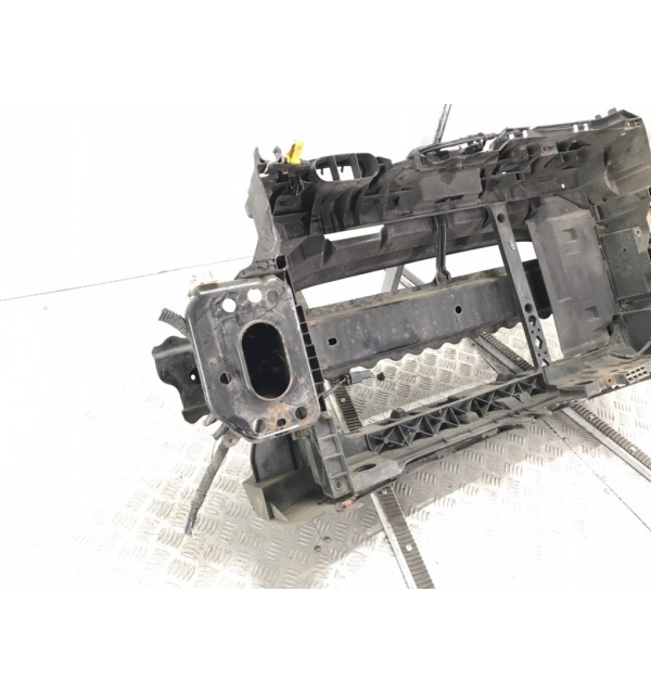 Панель передняя (телевизор) бу для Ford Fiesta 6 1.4 TDCI,  2013 г.