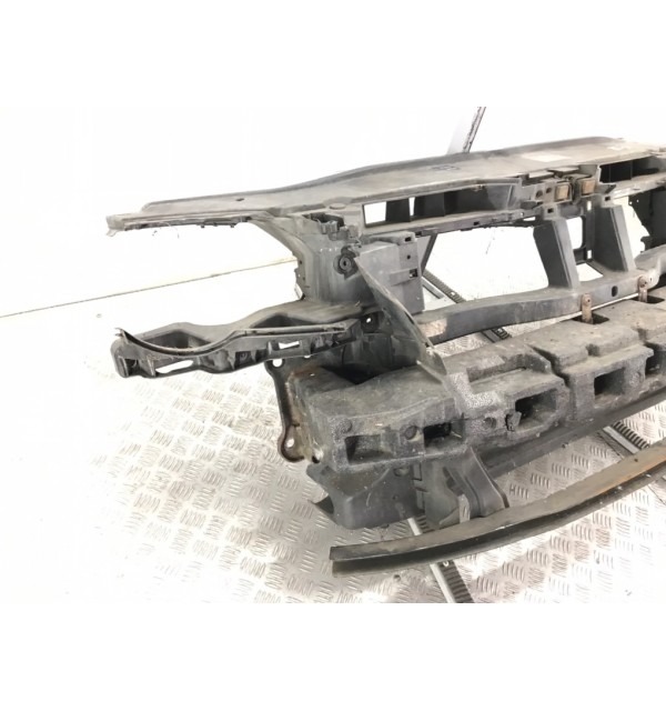 Панель передняя (телевизор) бу для Volkswagen Passat B6 1.9 TDi,  2006 г.