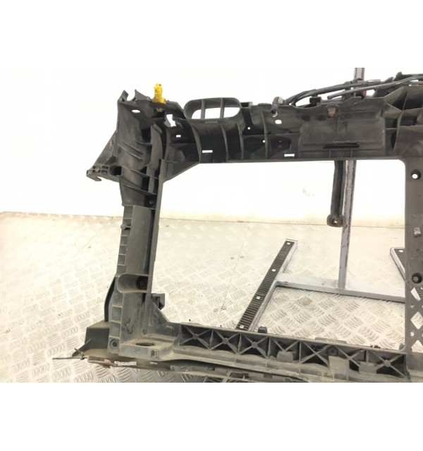 Панель передняя (телевизор) бу для Ford Fiesta 6 1.6 TDCi,  2009 г.