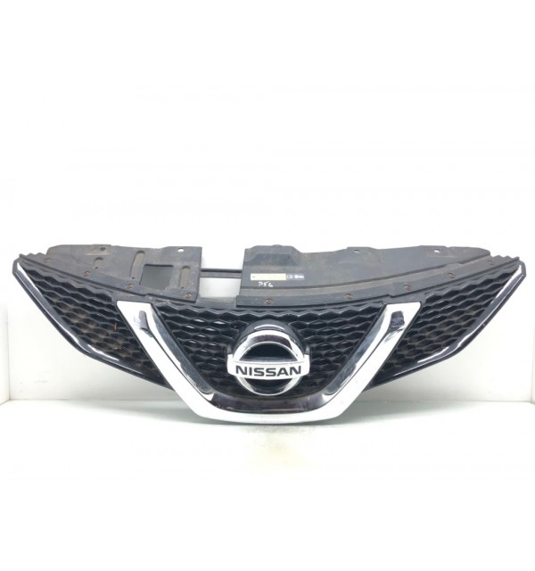 Решетка радиатора бу для Nissan Qashqai 2 1.2 i,  2015 г.