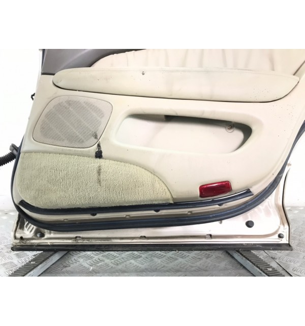 Дверь задняя правая бу для Lexus LS LS400 4.0 i,  1998 г.