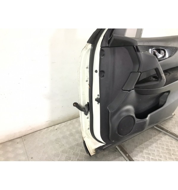 Дверь передняя правая бу для Nissan Qashqai 2 1.2 i,  2015 г.