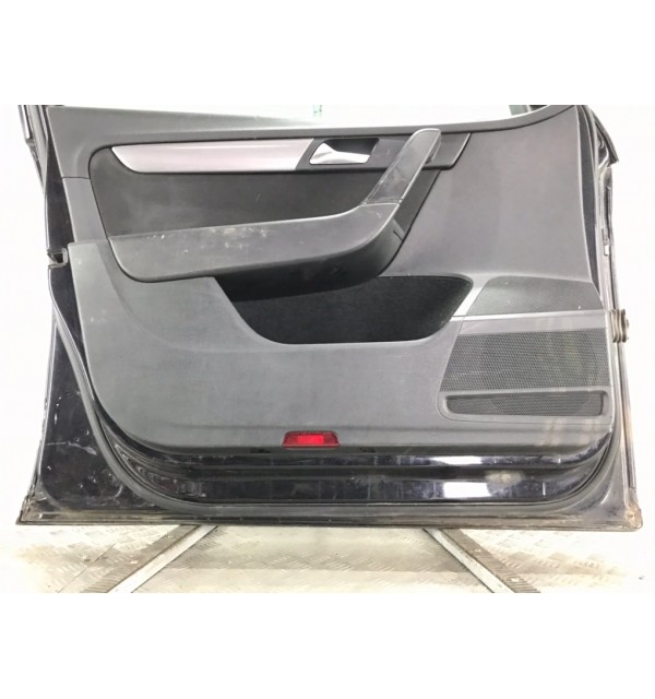 Дверь передняя левая бу для Volkswagen Passat B7 1.6 TDi,  2013 г.