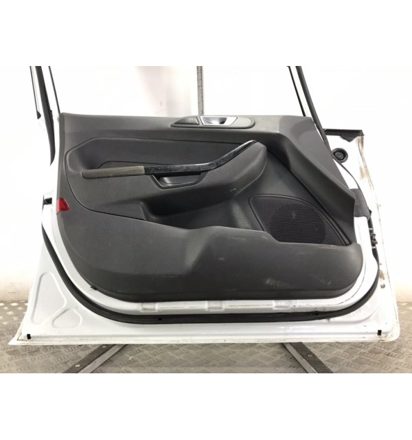 Дверь передняя левая бу для Ford Fiesta 6 1.0 i,  2014 г.