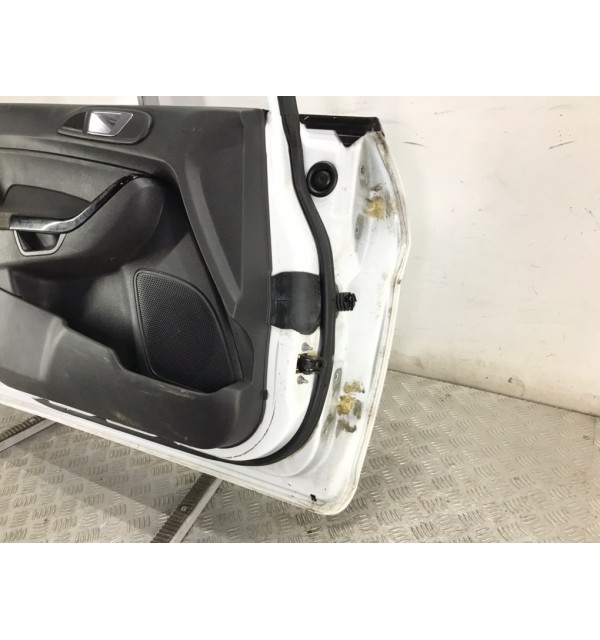 Дверь передняя левая бу для Ford Fiesta 6 1.0 i,  2014 г.