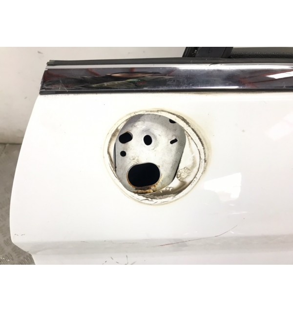 Дверь передняя левая бу для Ford Fiesta 6 1.0 i,  2014 г.