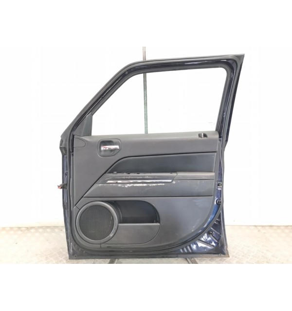 Дверь передняя правая бу для Jeep Patriot  2.2 CDi,  2011 г.