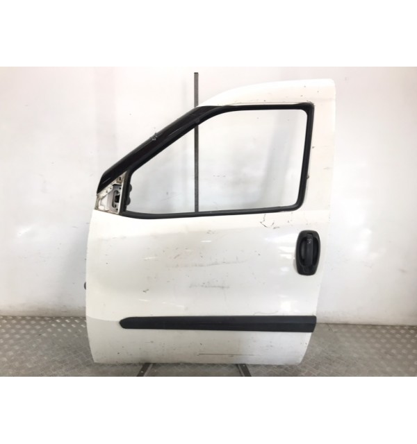 Дверь передняя левая бу для Opel Combo D 1.3 CDTI,  2013 г.