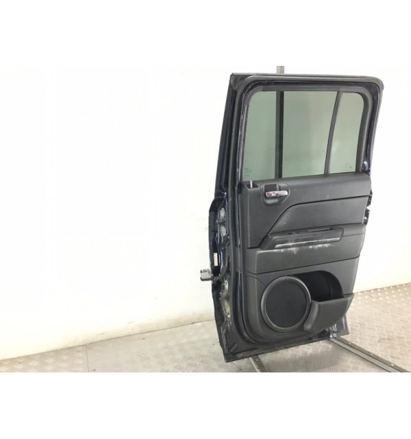 Дверь задняя правая бу для Jeep Patriot  2.2 CDi,  2011 г.