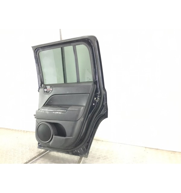 Дверь задняя правая бу для Jeep Patriot  2.2 CDi,  2011 г.