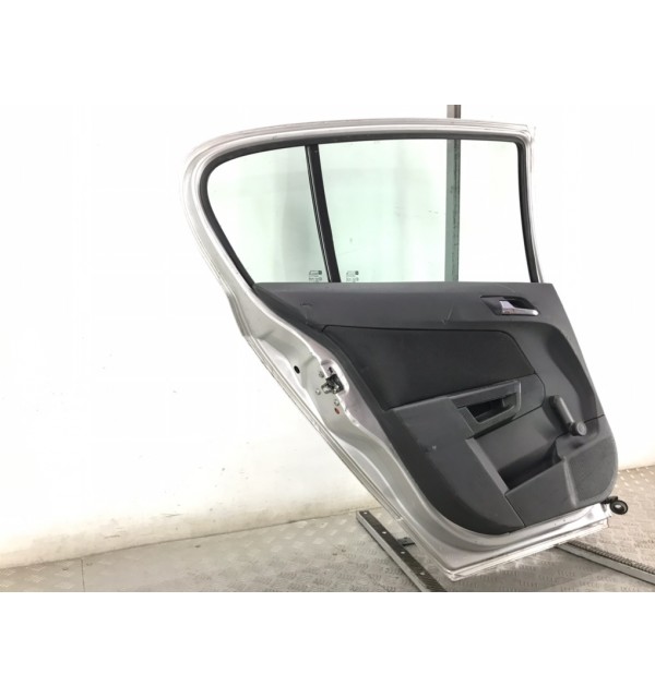 Дверь задняя левая бу для Opel Astra H 1.4 i,  2005 г.