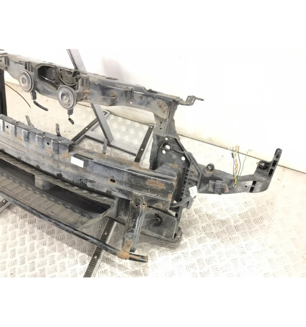 Панель передняя (телевизор) бу для Hyundai i40  1.7 CRDi,  2016 г.