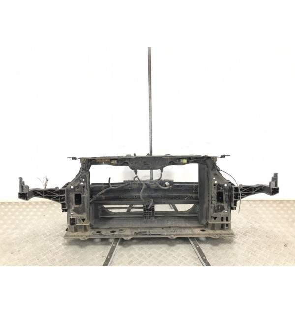 Панель передняя (телевизор) бу для Hyundai i40  1.7 CRDi,  2016 г.