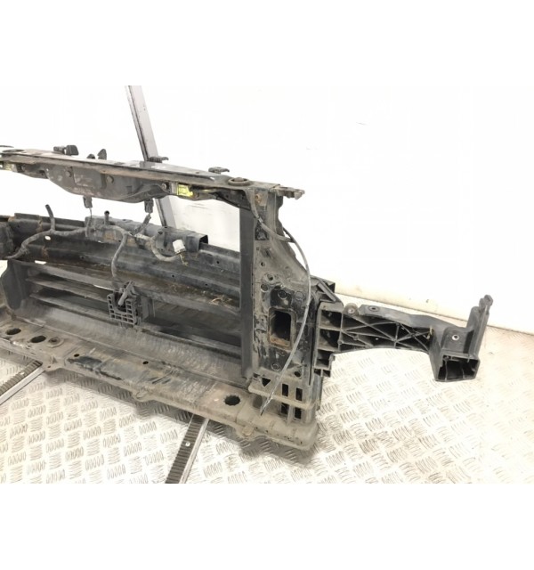 Панель передняя (телевизор) бу для Hyundai i40  1.7 CRDi,  2016 г.