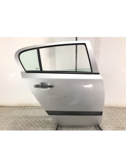 Дверь задняя правая бу для Opel Astra H 1.4 i,  2005 г.