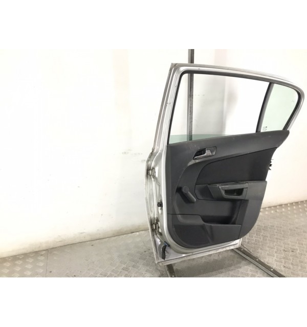 Дверь задняя правая бу для Opel Astra H 1.4 i,  2005 г.