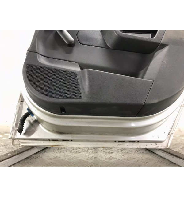 Дверь задняя правая бу для Opel Astra H 1.4 i,  2005 г.