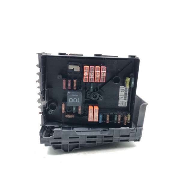 Блок предохранителей бу для Volkswagen Golf 5 2.0 TDi,  2005 г.