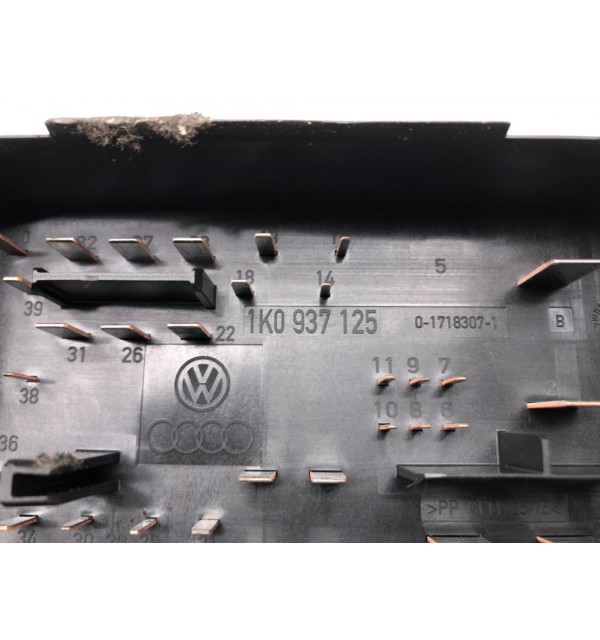 Блок предохранителей бу для Volkswagen Golf 5 2.0 TDi,  2005 г.