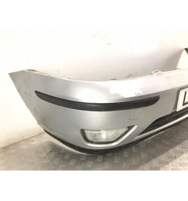 Бампер передний бу для Ford Focus 1 1.6 i,  2003 г.