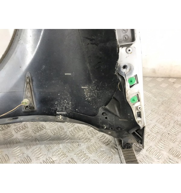 Крыло переднее правое бу для Renault Megane 2 1.5 DCi,  2006 г.