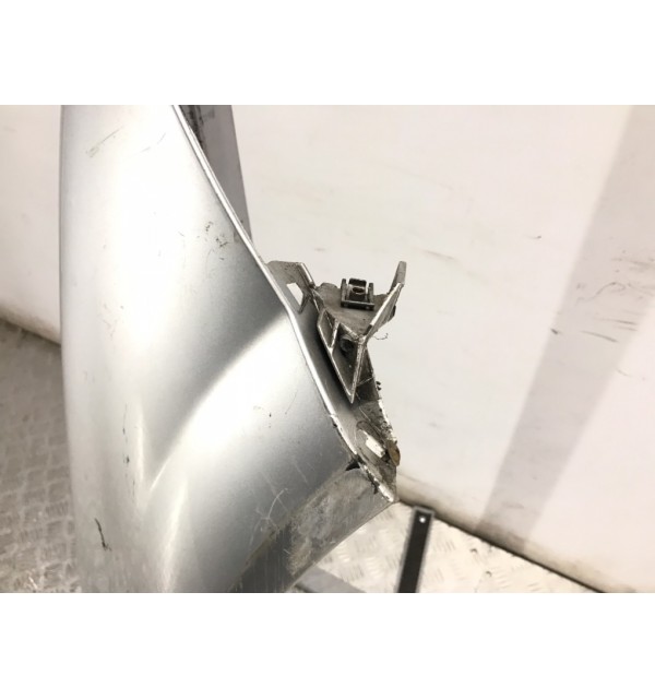 Крыло переднее правое бу для Renault Megane 2 1.6 i,  2006 г.