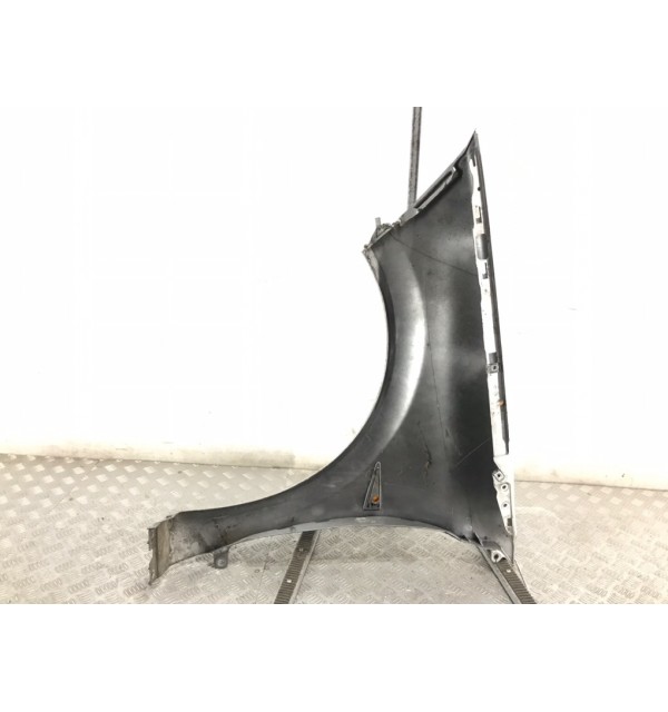 Крыло переднее правое бу для Renault Megane 2 1.6 i,  2006 г.