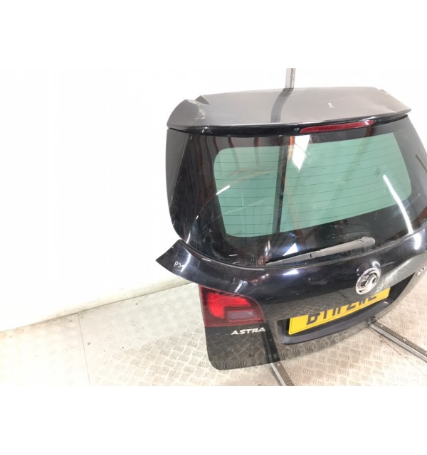 Крышка багажника бу для Opel Astra J 2.0 CDTi,  2011 г.