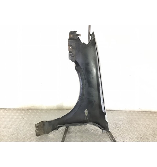 Крыло переднее правое бу для Nissan Almera N16 1.5 i,  2001 г.