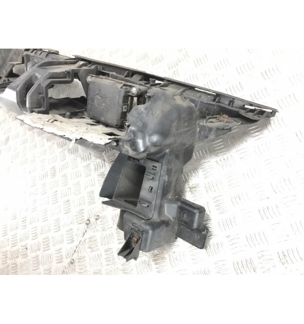 Планка под капот бу для Peugeot 3008 1 1.6 HDi,  2012 г.