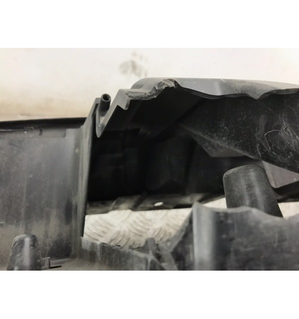 Планка под капот бу для Peugeot 3008 1 1.6 HDi,  2012 г.