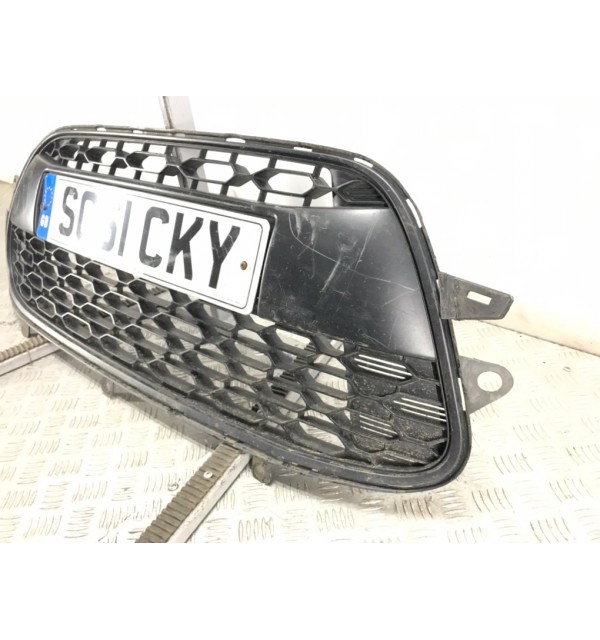 Заглушка (решетка) в бампер передний бу для Citroen C3 2 1.4 i,  2011 г.