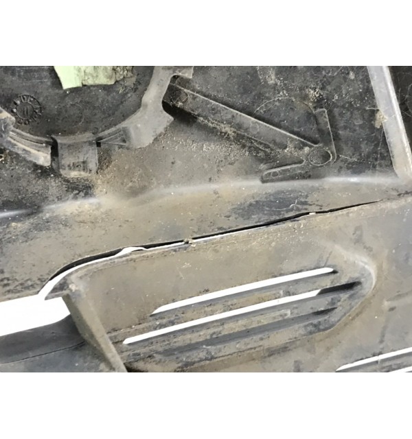 Заглушка (решетка) в бампер передний бу для Citroen C3 2 1.4 i,  2011 г.