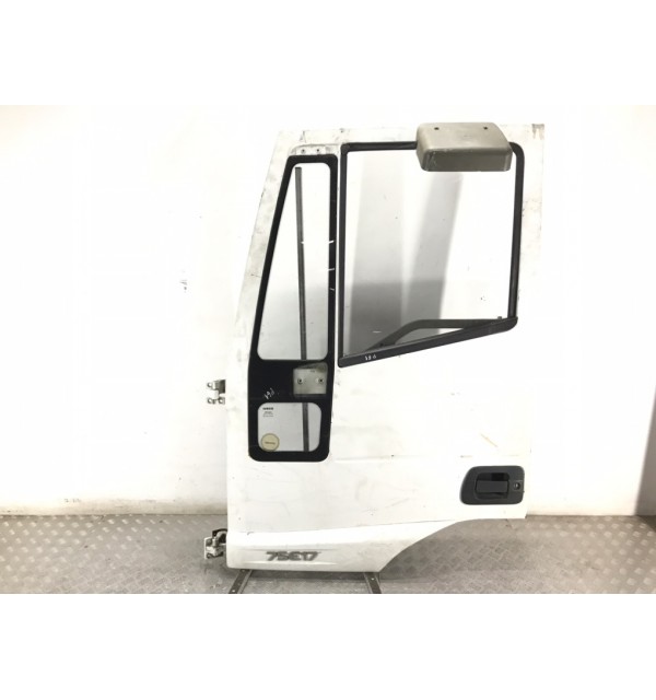 Дверь передняя левая бу для Iveco Eurocargo  3.9 TD,  2004 г.