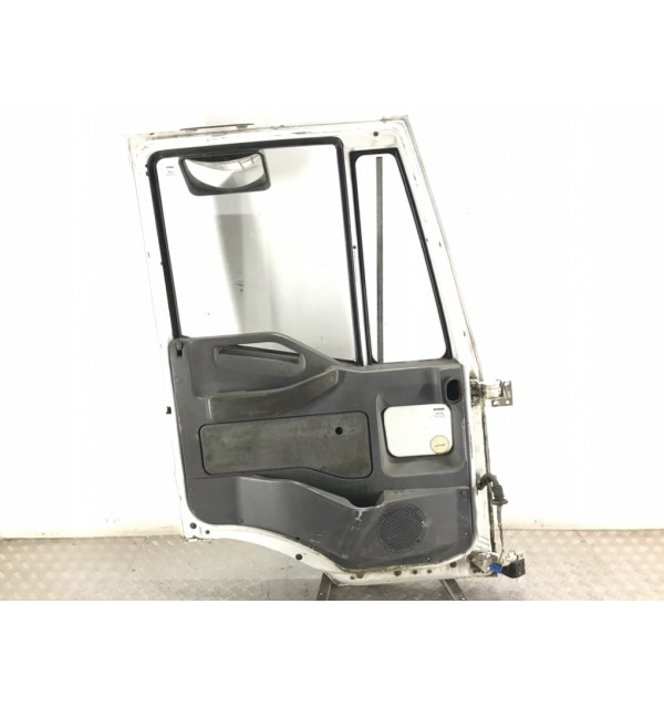 Дверь передняя левая бу для Iveco Eurocargo  3.9 TD,  2004 г.