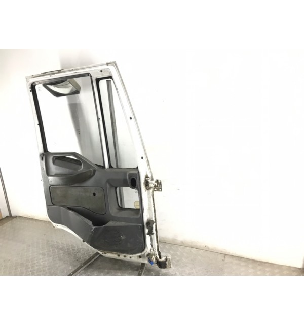 Дверь передняя левая бу для Iveco Eurocargo  3.9 TD,  2004 г.